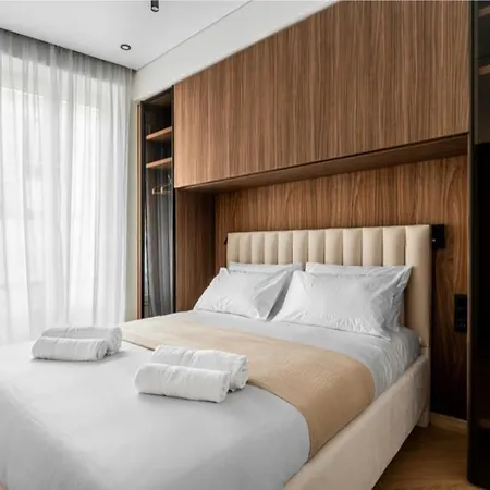 Elegant 2br At Monaco Border *