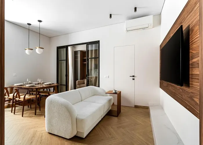 Elegant 2br At Monaco Border Apartment